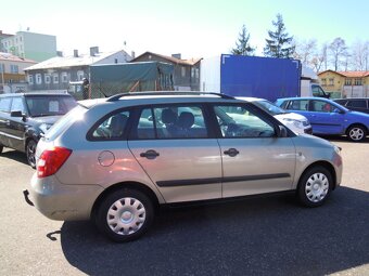 Škoda Fabia 1.4i 16V kombi 85koní r.v.9/2008 - 4