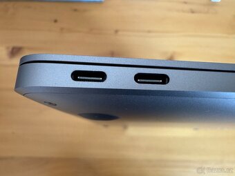 Space Gray MacBook Air M1 16GB 256 SSD - 4