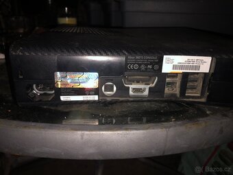 Xbox 360 Slim + 1 ovladač - 4