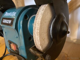 Dvoukotoučová bruska Makita GB602W - 4