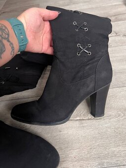 Vysoké kozačky na podpatku - 4