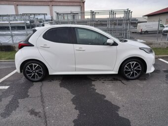 Toyota Yaris 1.5 HYBRID ,zakoupeno v ČR - 4