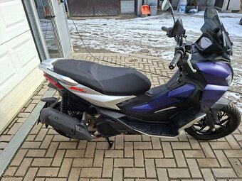 Aprilia SR GT 125 - 4