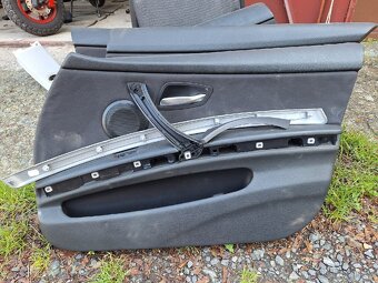 BMW E90 sedan tapce ze dveří - 4