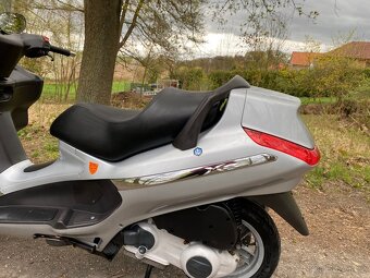Piaggio X8 125 - 4