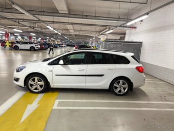 Opel Astra sport tourer 2013 - 4
