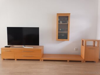 Sestava skříní + 2 ks konferenční stolek - 4
