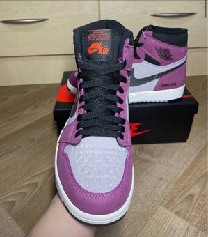 Jordan 1 High Gore-Tex Berry - 4