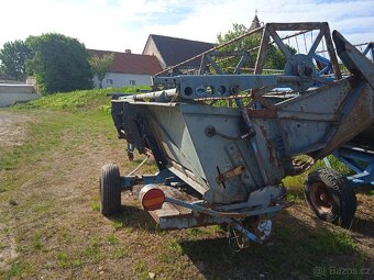 Lišta kombajnu E512, Podvozek - 4