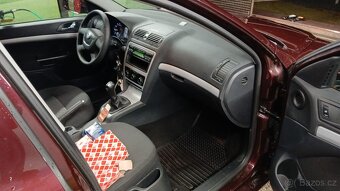 Škoda Octavia Combi 2 1.8 TSi 160 koní rok 2010 moc pěkná ČR - 4