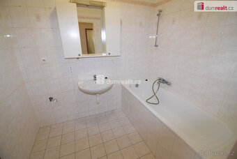 Pronájem bytu 1+kk, 36m² s balkonem, ul. Zlonická, Praha 9- - 4