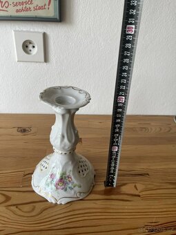 Porcelánový zdobený svícen - 4