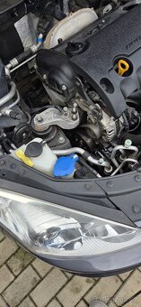 Hyundai i30 1.6 - 4