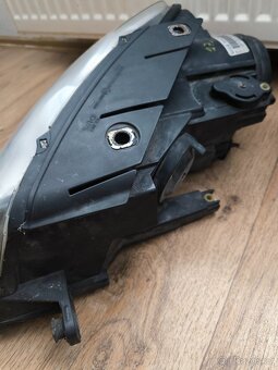 Pravé světlo VW Passat B6 - 4