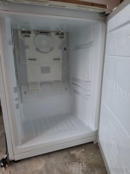 lednice kombinovaná Samsung RB29HSR2DWW, prodám, - 4