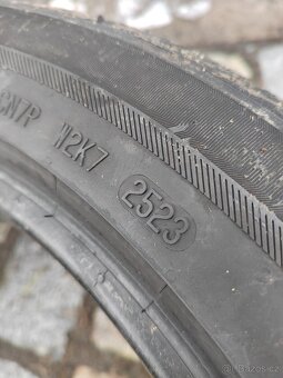 Prodán 2ks zánovních zimních pneu 205/50/17 Barum polaris 5 - 4