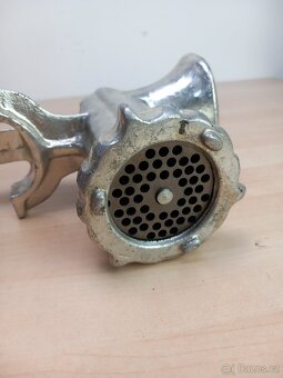 Mlýnek na maso značky KitchenArt - 4