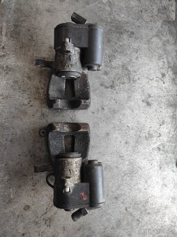 Levý zadní brzdič Passat b6 - 4