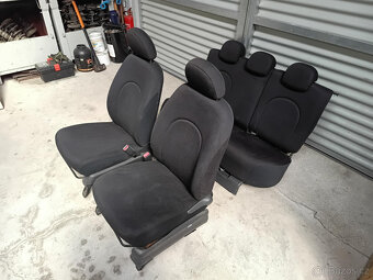 Daihatsu Sirion -- interier - 4