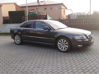 Audi A8 - 4
