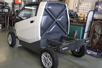 Prod. linku na výr. elektromobilů, vak. lis, 5-ti osou frézk - 4