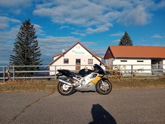 Honda cbr 600f - 4