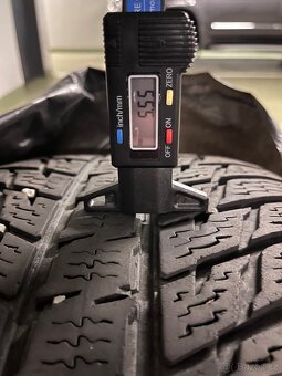 Sada zimni pneu Nokian 275/40/R21 - 4