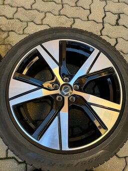 Zimní sada kol Volvo XC40 R19 - zimní pneu Pirelli - 4