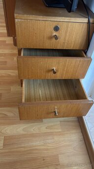 STARÝ NÁBYTEK , KŘESLA, ROZKLÁDACÍ GAUČ, - 4