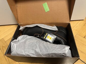 Prodám pracovní obuv STONE PYRIT S3 – velikost 43 - 4