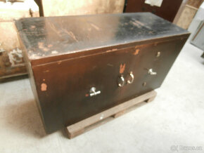 Trezor starý železobetonový zlatnický pult za 11.000 kč - 4