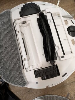 Robotický vysavač Tesla IQ700 - 4