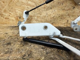 PŘEDNÍ PANTY KAPOTY LAND ROVER DISCOVERY SPORT L550 - 4