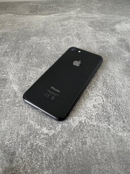 IPhone 8 - 4