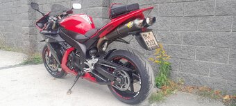 Yamaha yzf R1 - 4