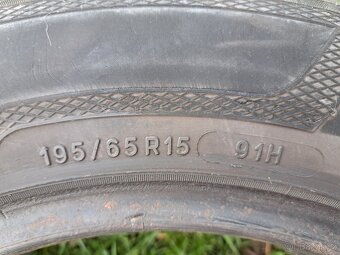Prodám pneu Kleber 195/65 R15 - 4