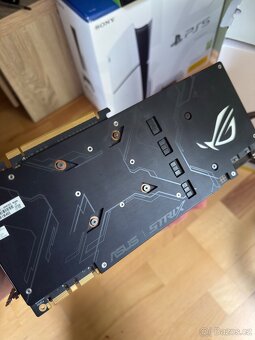 Asus ROG STRIX GTX 1080 A8G Gaming - 4