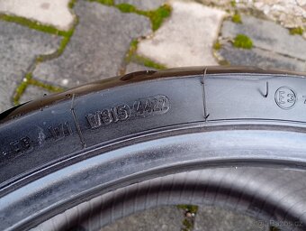 260/40/18 Night Rod Breakout pneu Metzeler - 4