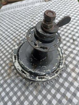 Kompletní náboj zadního kola ČZ 125 T - 4