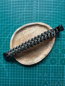 Paracord náramky a klíčenky – ruční výroba - 4