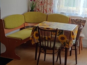 Lavice a dvoumístná pohovka - 4