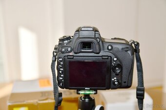 Nikon D750 + objektiv Tokina AF 235 II - 4