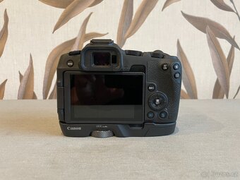 Canon EOS R8 – kompletní balení - 4