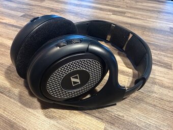 Sluchátka Sennheiser RS130 - 4