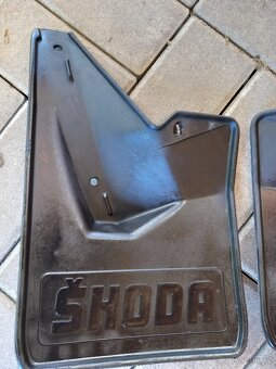 Zadní zástěrky Škoda forman - 4