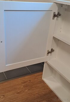 Zrcadlová skříňka - 4