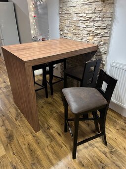 Barový stůl pro 4 osoby - 4