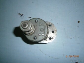 Odpojovač akumulátoru UAZ - 4