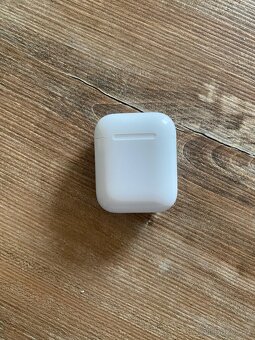 AirPods 1.generace - 4