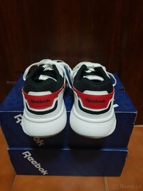 Prodám úplně nové botasky REEBOK v.45 - 4